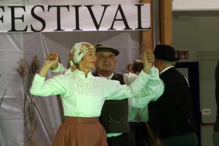 11. MEDNARODNI FOLKLORNI FESTIVAL RAKEK 57 FOTO LJUBO VUKELIČ